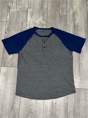 American Eagle Outfitters Gray Body with Blue Raglan Sleeves Henley